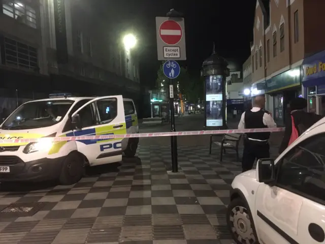 Police cordon off North End in Croydon