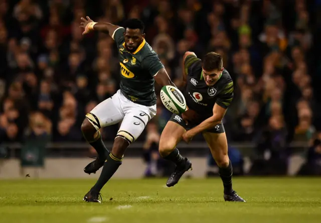 Ireland's Jacob Stockdale in action with South Africa's Siya Kolisi