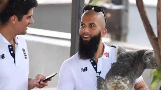 Moeen Ali gets acquainted with the local wildlife in Australia