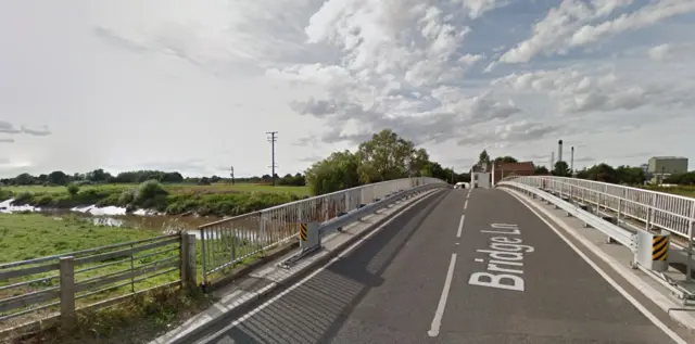 The road bridge over the Dutch River.