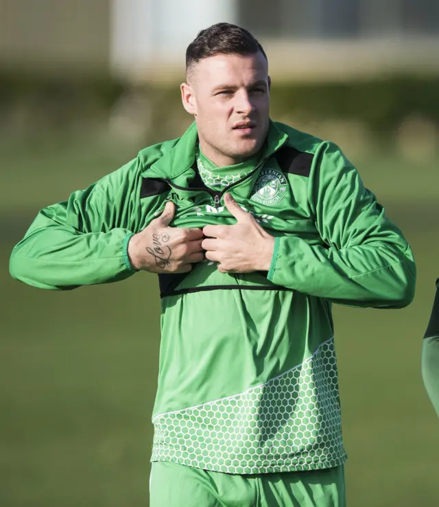 Anthony Stokes trains with Hibs