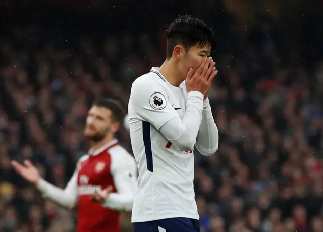 Tottenham's Son misses a chance