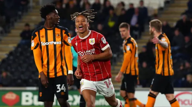 Bobby Reid scores