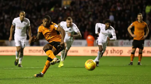 Ivan Cavaleiro scores a penalty