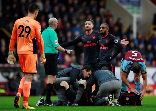 Aaron Ramsey receives treatment