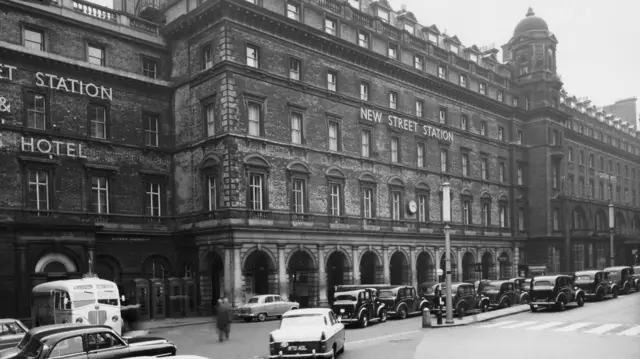 The entrance of the old Birmingham New Street railway station, February 1962.