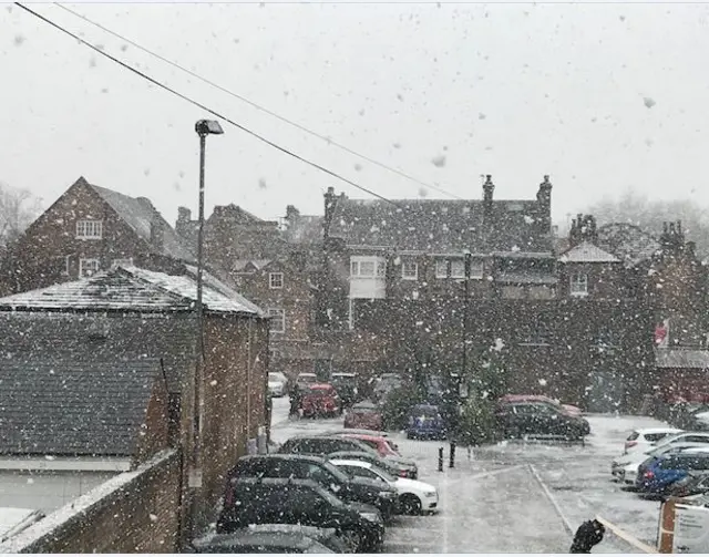 Snowing heavily in York