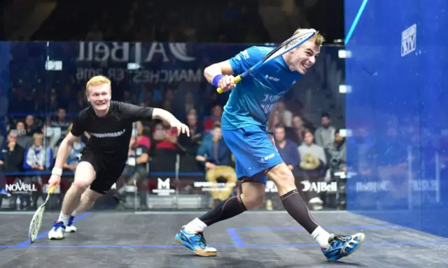 Nick Matthew playing squash