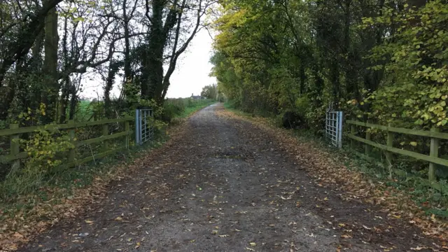 Farmer gates