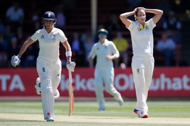 Lauren Winfield and Ellyse Perry