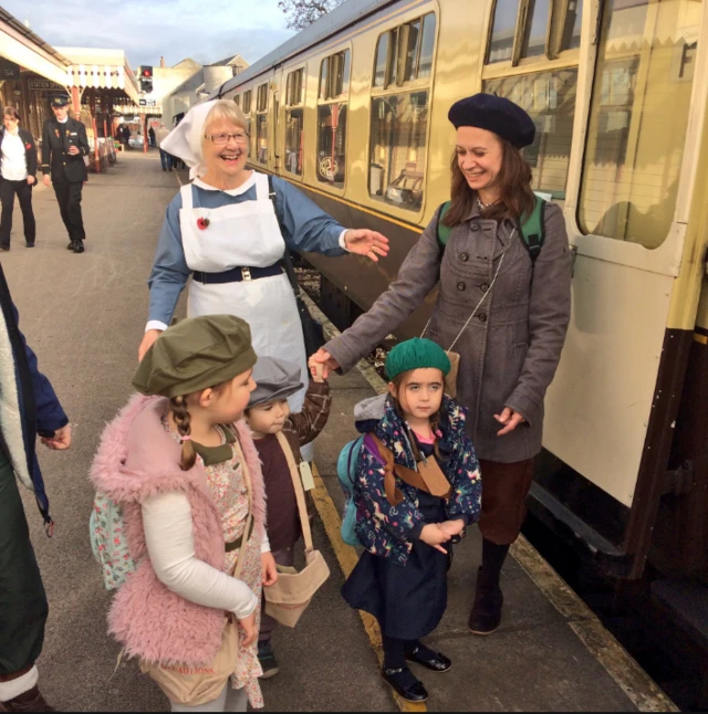 Children dressed as evacuees