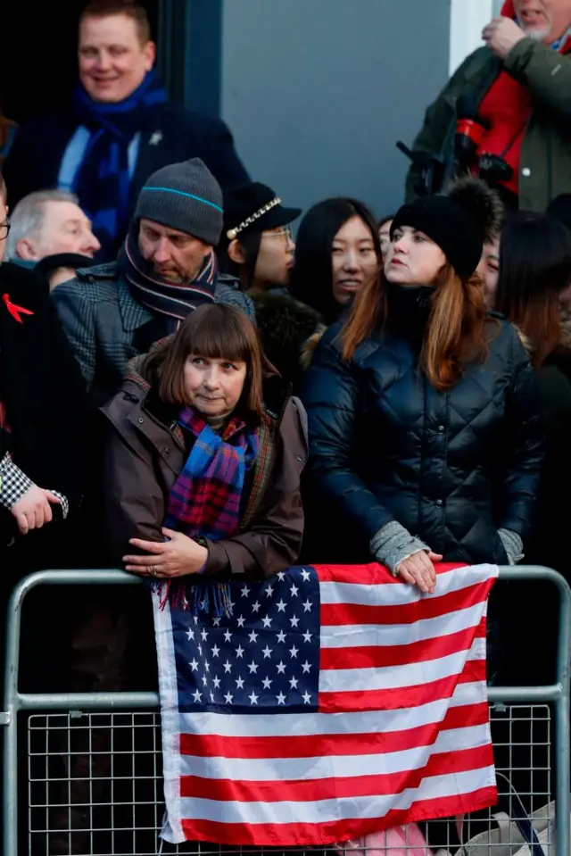 Royal fans with US flag