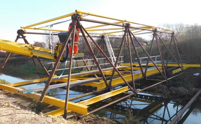 Inglis bridge being dismantled