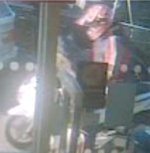 Street robbery suspects