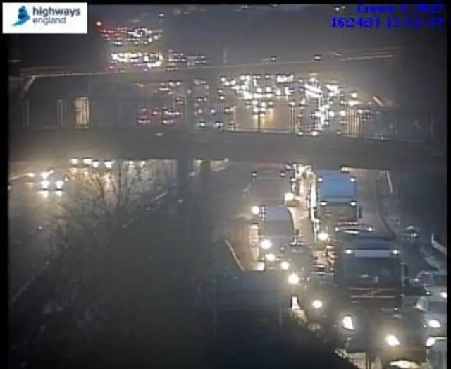 M1 delays near Alfreton