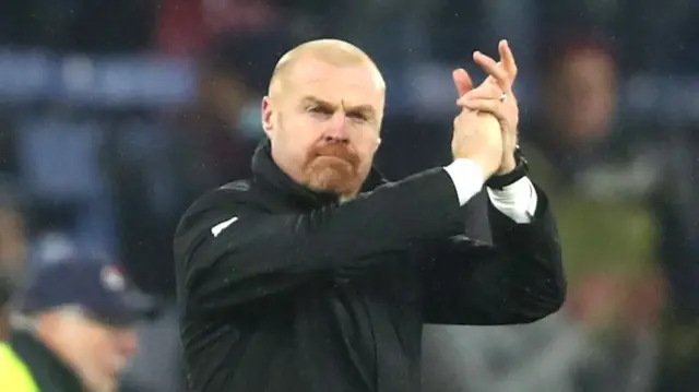 Sean Dyche applauds at full-time