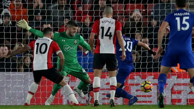 Shinji Okazaki scores against Southampton