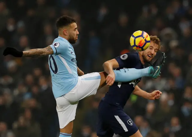 Otamendi foul