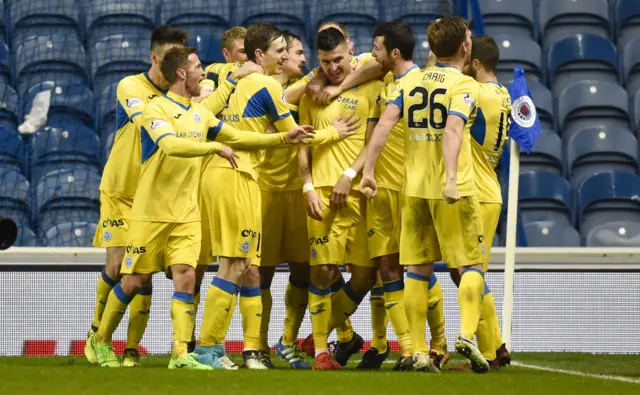 St Johnstone's Graham Cummins (centre) celebrates his goal at Ibrox