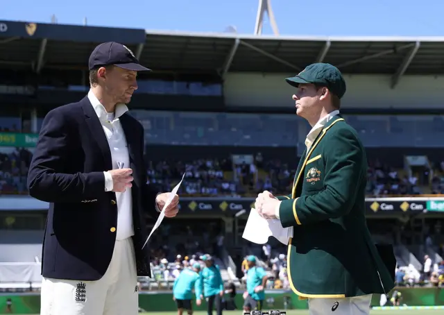 Steve Smith of Australia and Joe Root of England