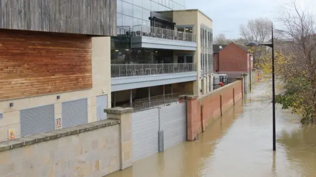 Flood defences in Frankwell