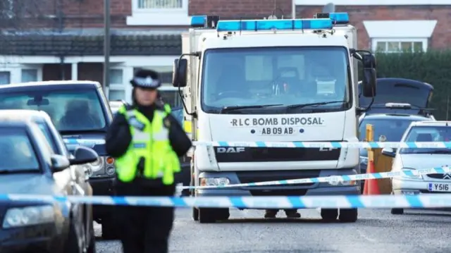 Bomb disposal unit in Chesterfield