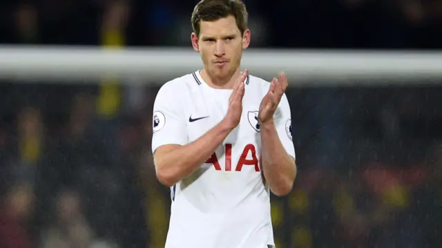 Jan Vertonghen applauds the fans