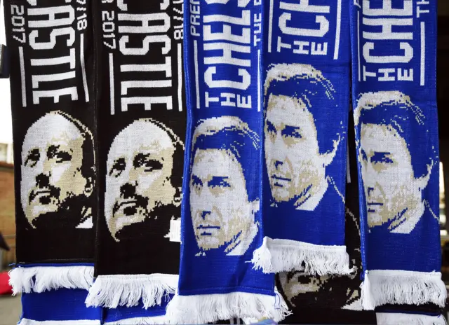 Rafael Benitez and Antonio Conte scarf