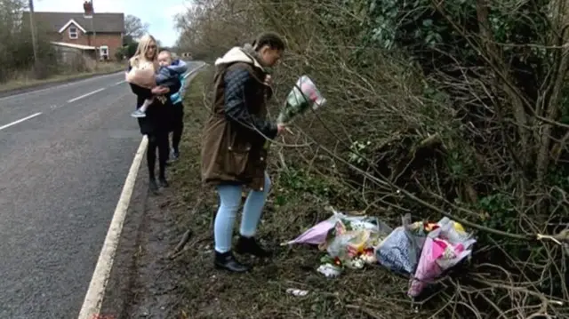 Flowers by road on Barnhill Lane near Howden