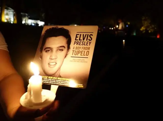 Elvis Presley candlelit vigil in Graceland