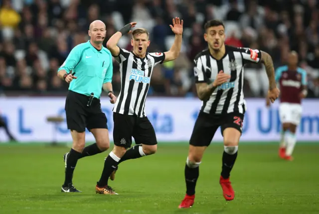 Matt Ritchie of Newcastle United reacts