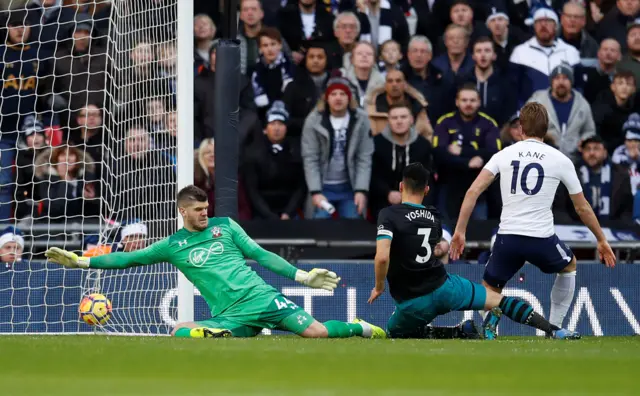 Harry Kane misses a chance