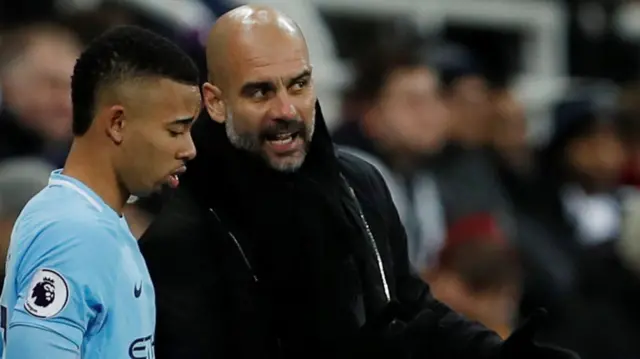 Pep Guardiola gives instructions to Gabriel Jesus