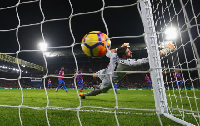 Crystal Palace goalkeeper Julian Speroni is beaten by Alexis Sanchez