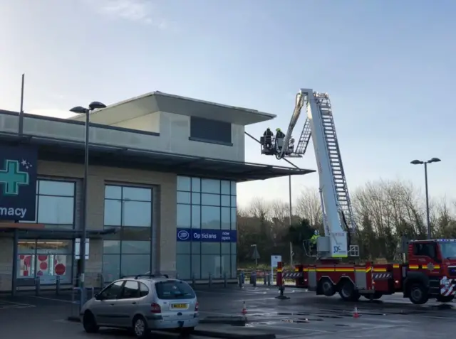 Hayle Retail Park roof. Pic: @jpw48/Twitter