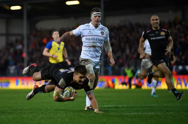 Henry Slade scores for Exeter