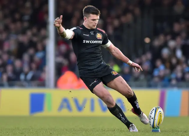 Henry Slade kicks a penalty