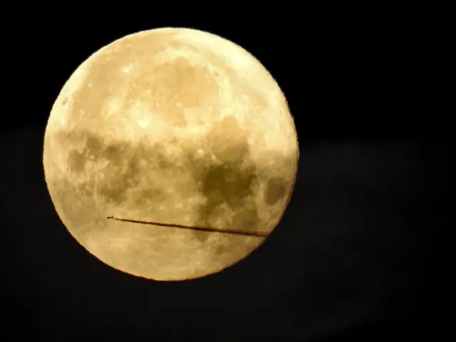 Supermoon in Eyam