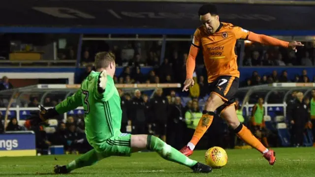 Hlder Costa misses a chance