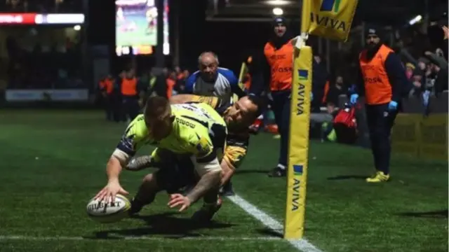 Mark Jennings came off the bench to score the decisive try for 14-man Sale