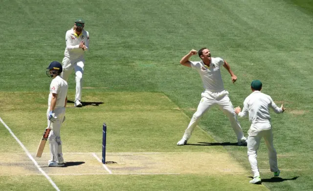 Hazlewood celebrates Woakes wicket