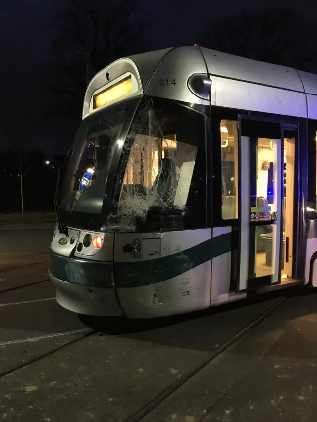 tram carsh