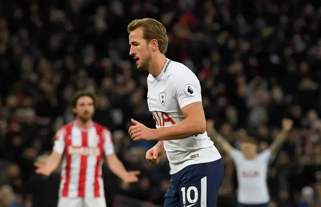 Kane celebrates scoring the fourth goal