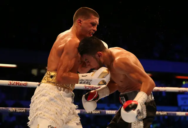 Lee Selby punches Eduardo Ramirez