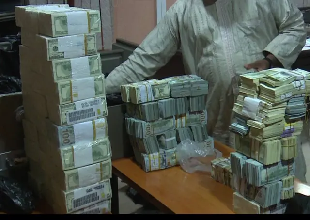 Money found in an EFCC raid on a building in Kaduna, Nigeria