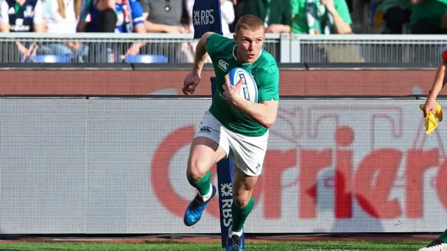 Keith Earls scores a try