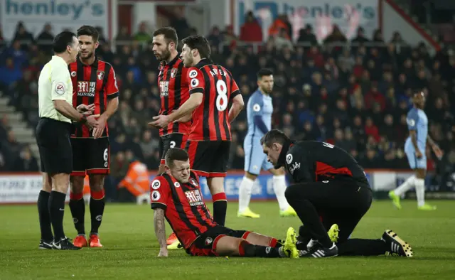 Wilshere receives medical attention