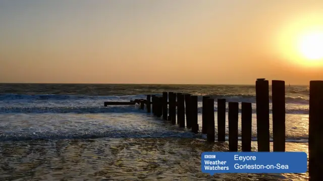 Early mornign sun over Gorleston beach