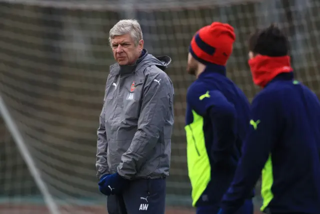 Arsene Wenger in training