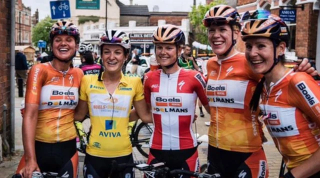 Women's tour cyclists